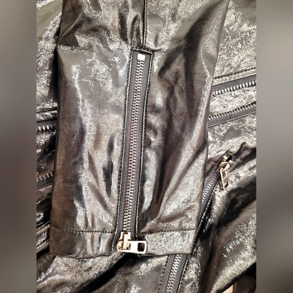 Forever 21 80s Black Faux Patent Bomber Jacket - Picture 9 of 13